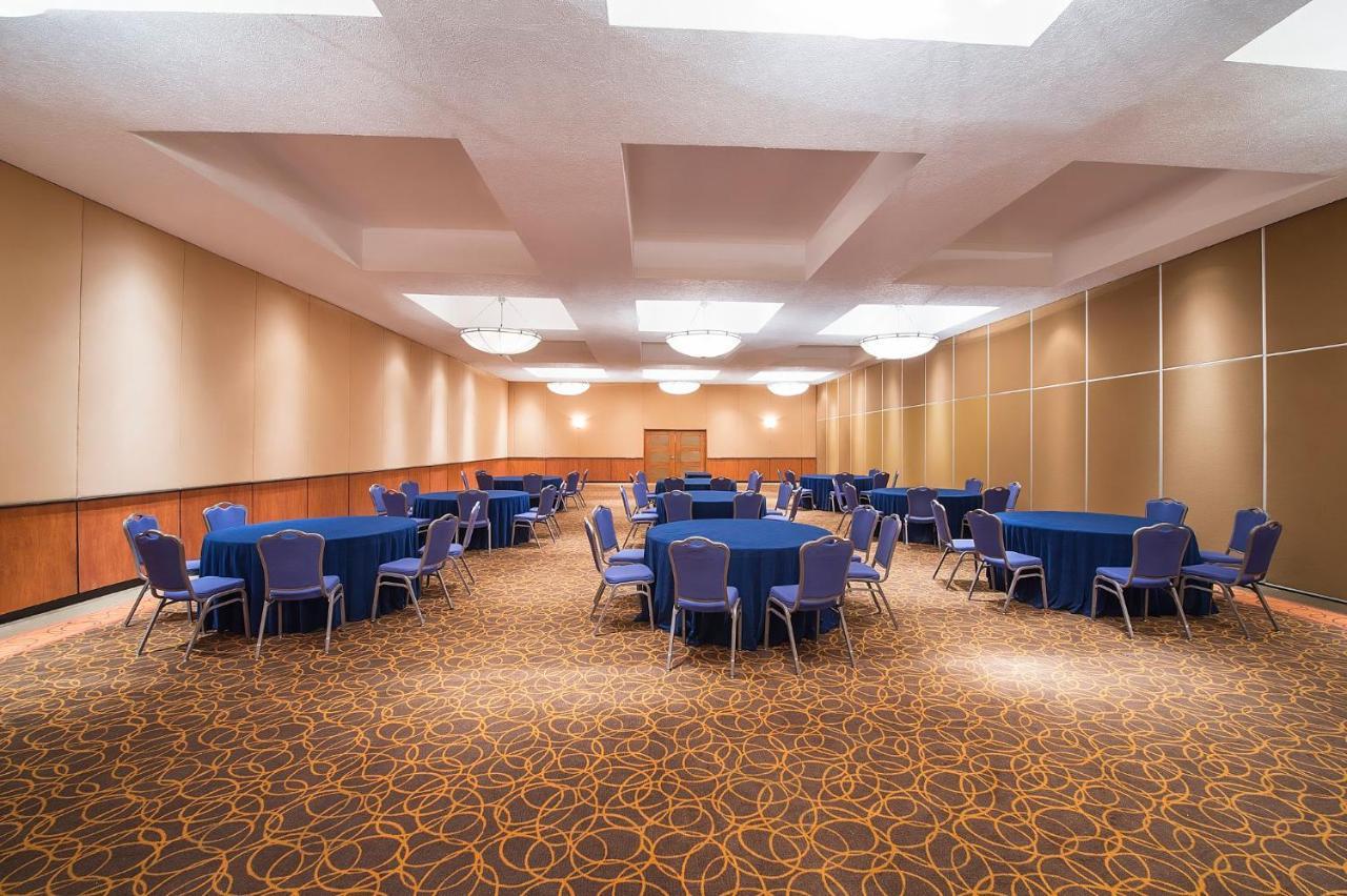 Fiesta Americana Reforma Mexico City Exteriör bild A meeting room at the hotel