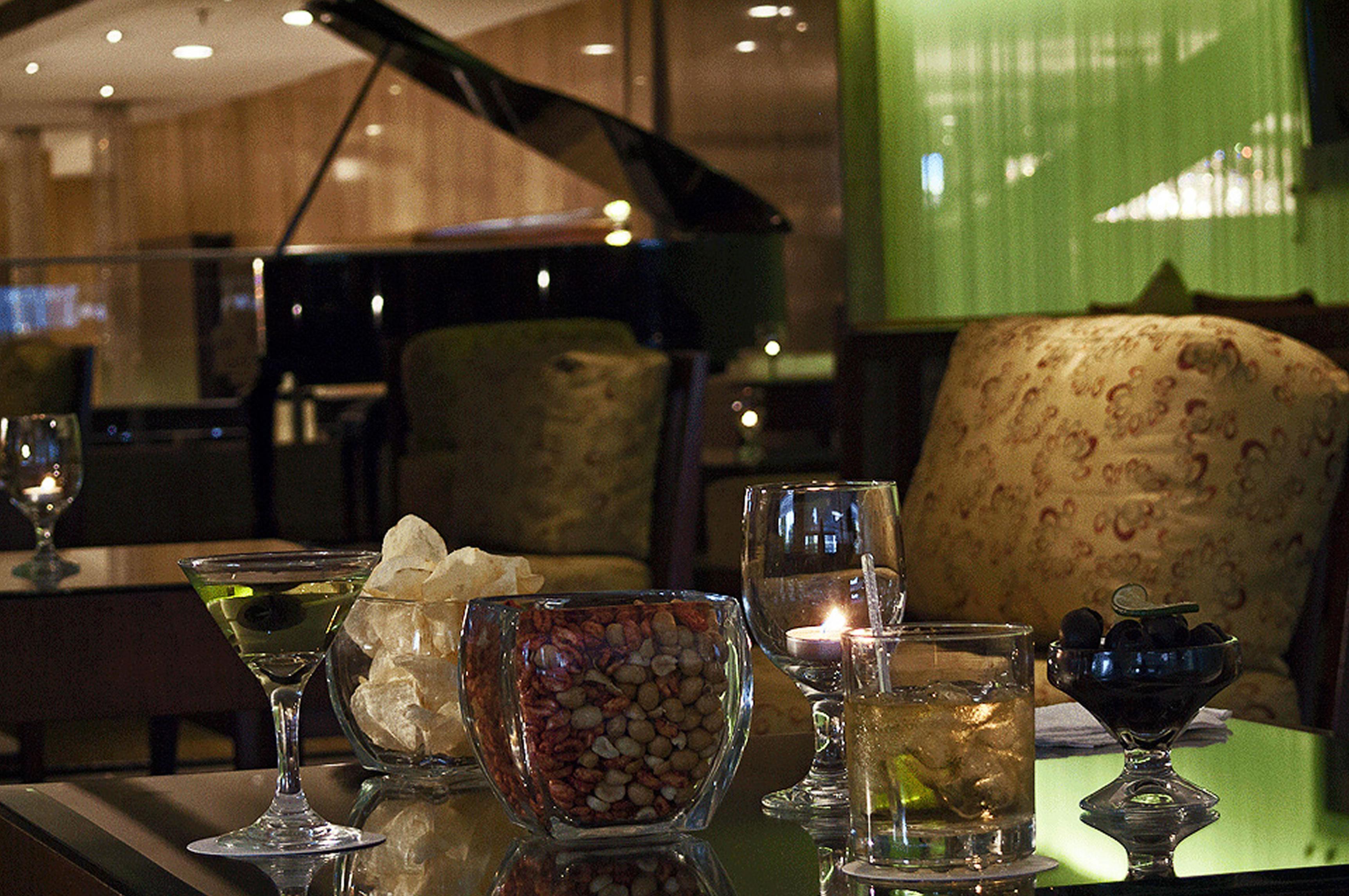 Fiesta Americana Reforma Mexico City Exteriör bild The piano bar at the hotel