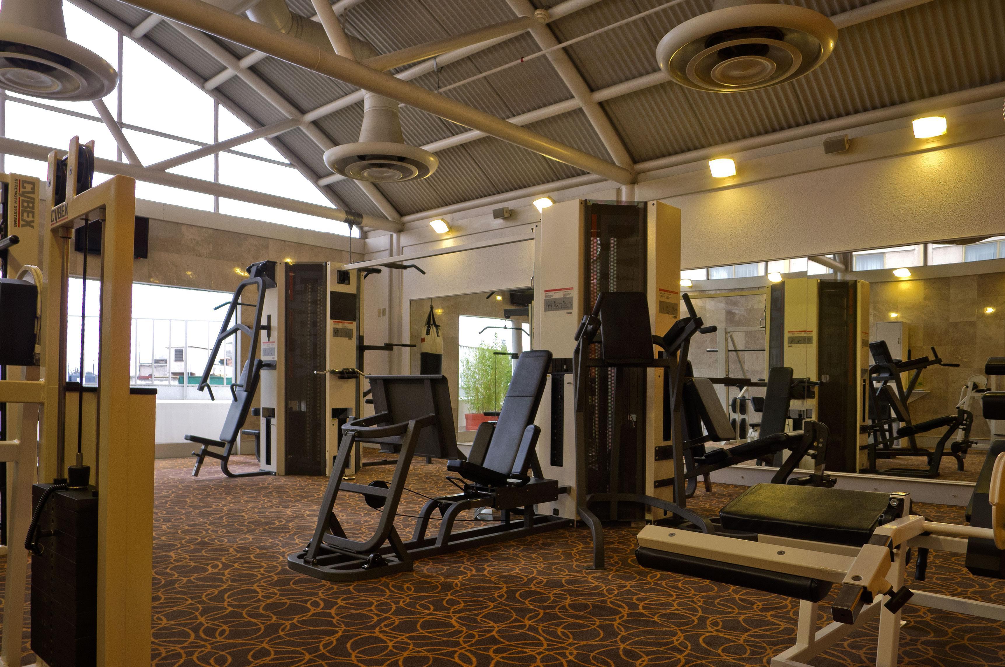 Fiesta Americana Reforma Mexico City Exteriör bild The gym at the hotel