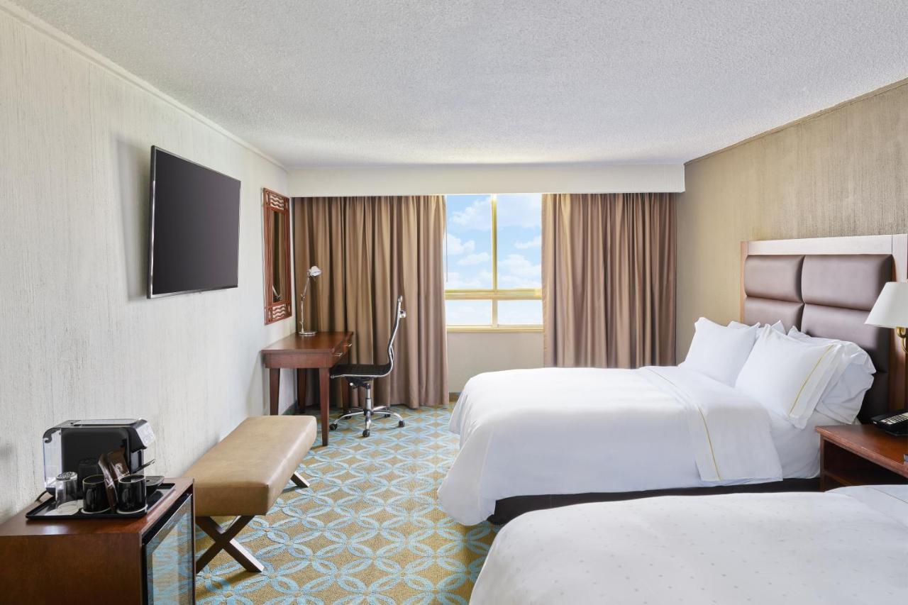 Fiesta Americana Reforma Mexico City Exteriör bild A guest room at the Hilton San Francisco